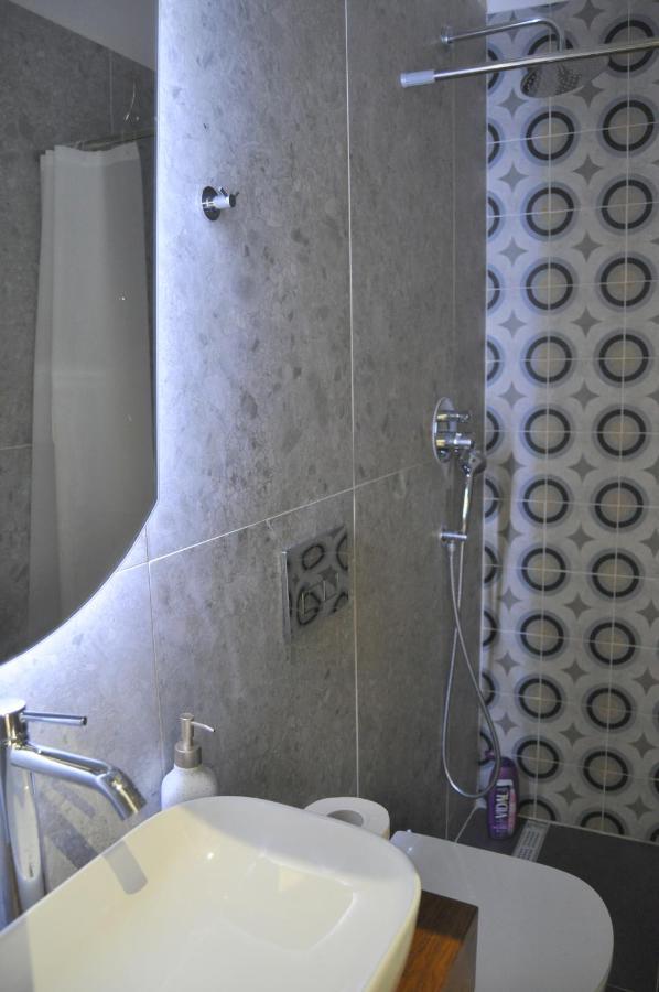 Μελανθια M2 Apartment เปรเวซา ภายนอก รูปภาพ